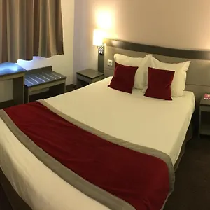 Akena Aeroport Charles De Gaulle - Witz 3* Saint-Witz